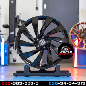 Replica VV18270 GLOSS_BLACK R18*8.0J PCD5*112 ET40 DIA 57.1