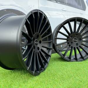 Replica B0124 MATT BLACK R20*10.5J PCD5*120 ET37 DIA 74.1